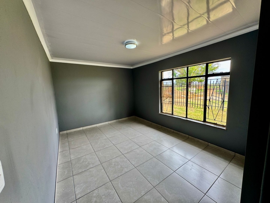 To Let Commercial Property for Rent in Wilgeboom A H North West